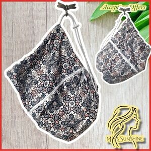 Vera Bradley - 12” dia x 24” laundry bag - gym bag - work out bag - athletic bag